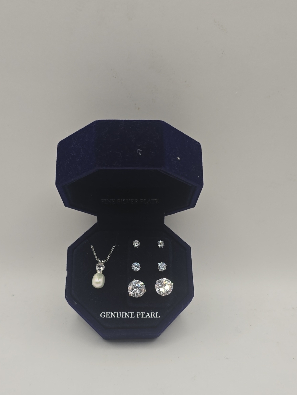 NWT ​Fine Silver Plate Genuine Pearl Pendant Necklace CZ Stud Earrings Set Boxed